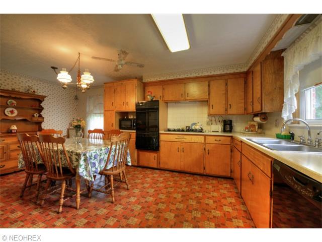 1823 Maple St, Wickliffe, OH 44092 photo 5