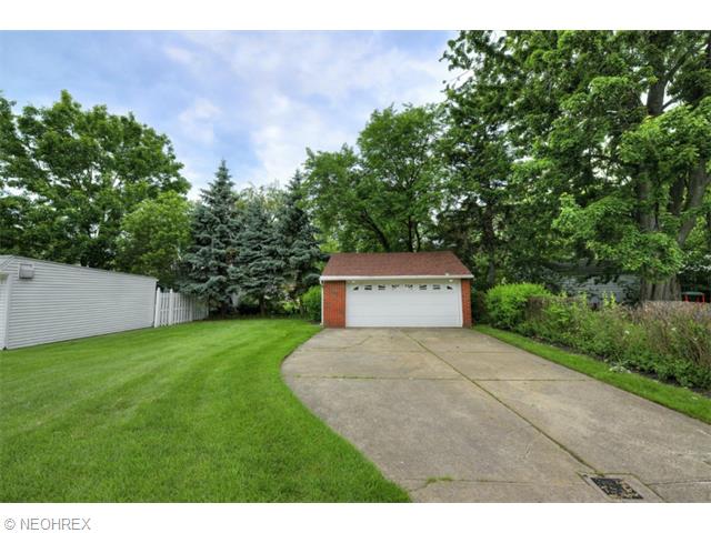 1823 Maple St, Wickliffe, OH 44092 photo 3