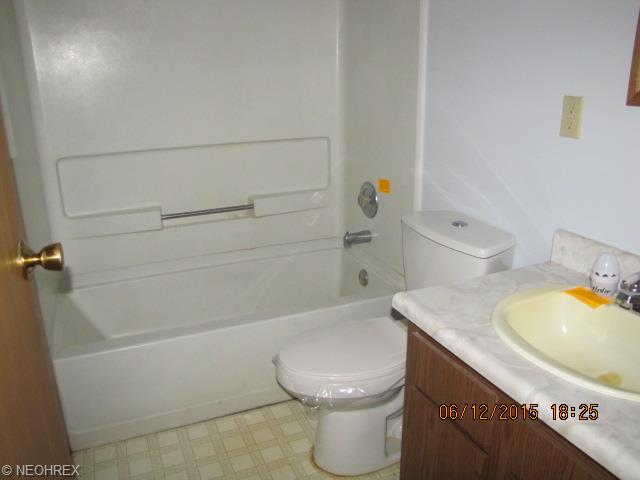 180 Jefferson St, Killbuck, OH 44637 photo 11