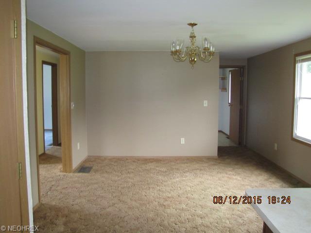 180 Jefferson St, Killbuck, OH 44637 photo 6