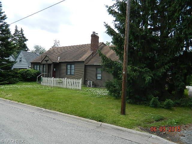 217 Rose Ave, Huron, OH 44839 photo 2