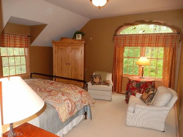 109 Champion Ln, Chagrin Falls, OH 44022 photo 15