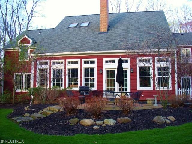 109 Champion Ln, Chagrin Falls, OH 44022 photo 4