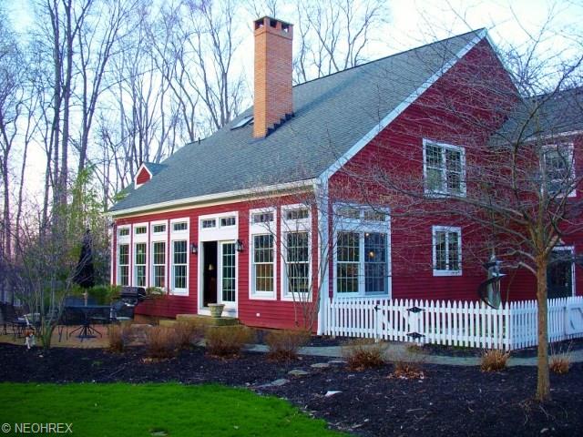 109 Champion Ln, Chagrin Falls, OH 44022 photo 5