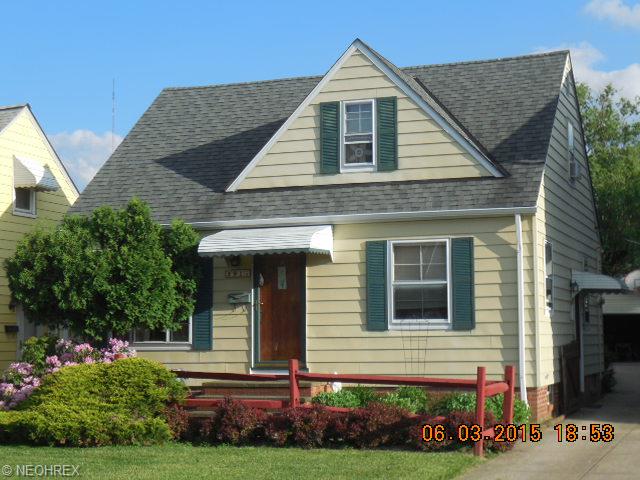 2915 Maplecrest Ave, Parma, OH 44134 photo 3