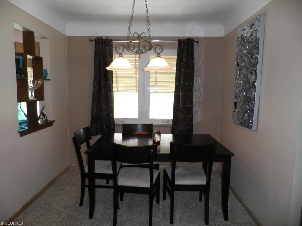 1150 Maple Dr, Parma, OH 44134 photo 5