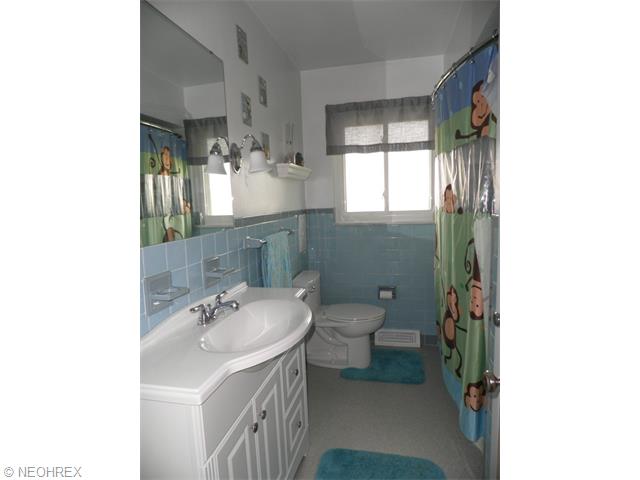 1150 Maple Dr, Parma, OH 44134 photo 12