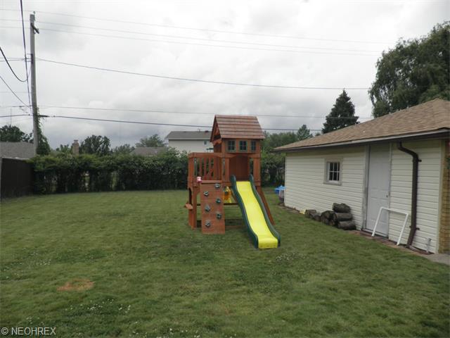 1150 Maple Dr, Parma, OH 44134 photo 18