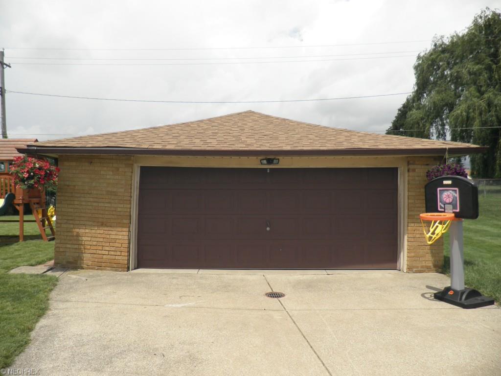 1150 Maple Dr, Parma, OH 44134 photo 17