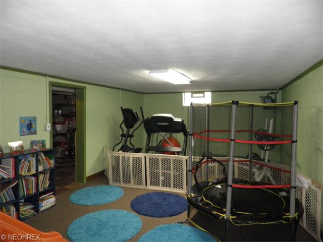 1150 Maple Dr, Parma, OH 44134 photo 14