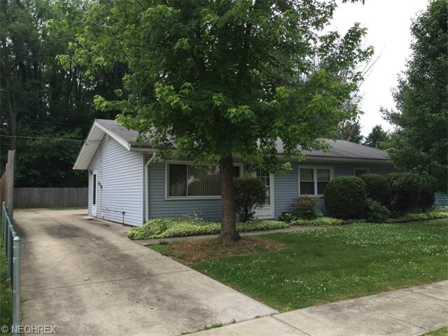 2330 Cathy Dr NE, Canton, OH 44705 photo 1