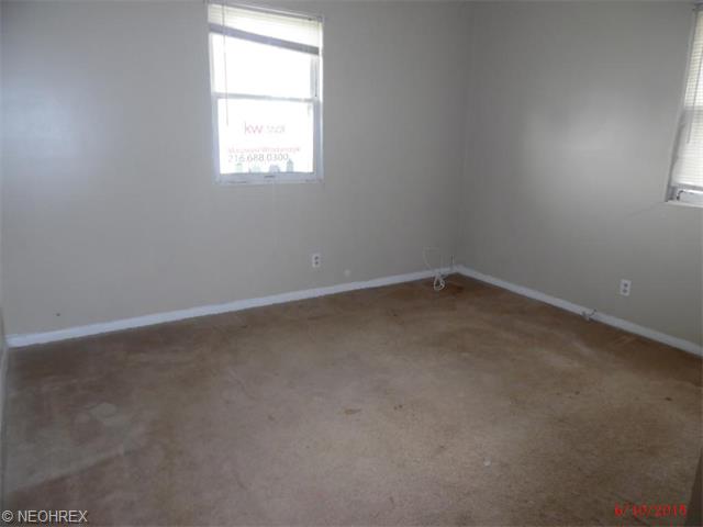 172 Boston Ave, Elyria, OH 44035 photo 7