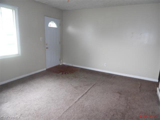 172 Boston Ave, Elyria, OH 44035 photo 4