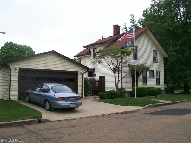 703 S Bodmer Ave, Strasburg, OH 44680 photo 2