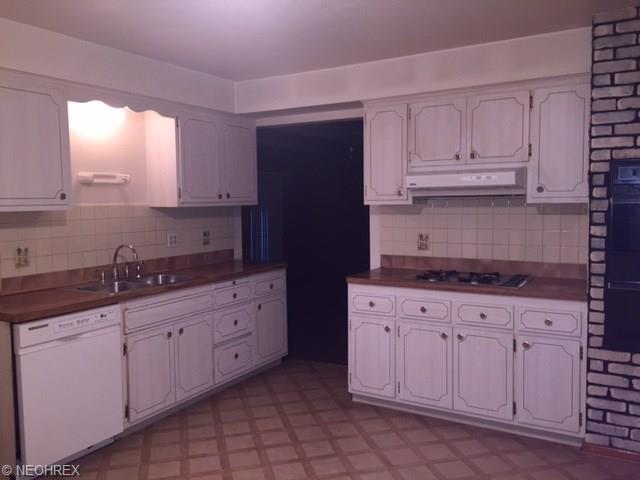 8515 Biddulph Rd, Brooklyn, OH 44144 photo 5