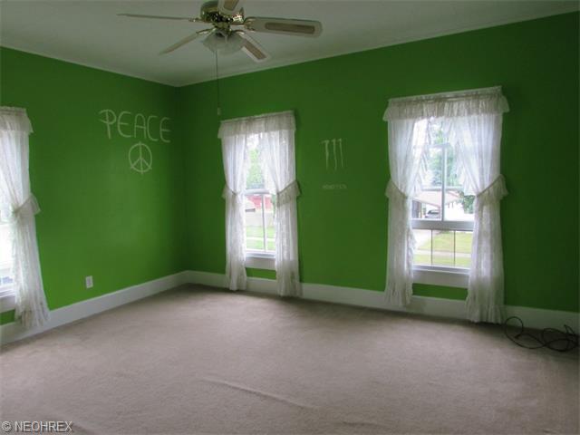 405 E 2nd St, Dover, OH 44622 photo 9