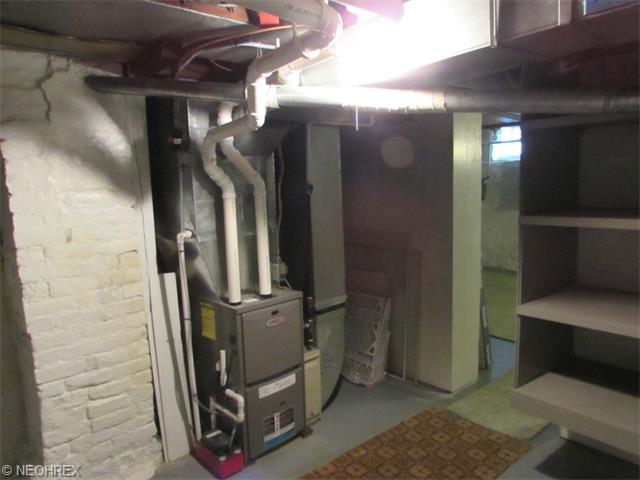 405 E 2nd St, Dover, OH 44622 photo 12
