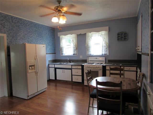 405 E 2nd St, Dover, OH 44622 photo 3