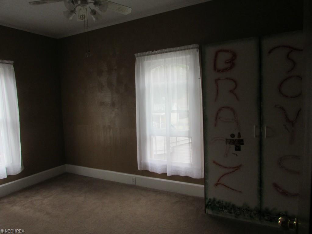 405 E 2nd St, Dover, OH 44622 photo 8