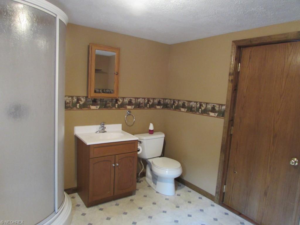 405 E 2nd St, Dover, OH 44622 photo 7