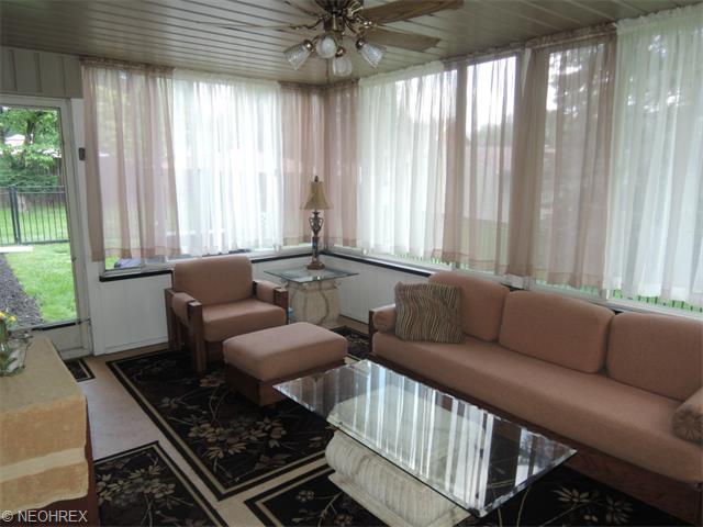 44 Wetmore Dr, Struthers, OH 44471 photo 8
