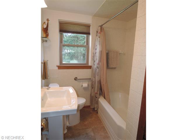 44 Wetmore Dr, Struthers, OH 44471 photo 12
