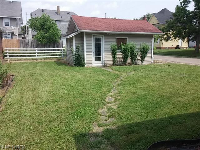 784 Wright Ave, Alliance, OH 44601 photo 2