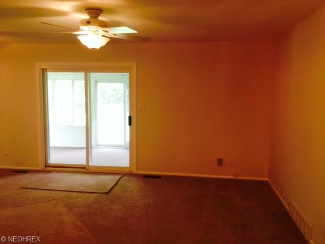 7273 Normandy Dr, Parma, OH 44134 photo 4