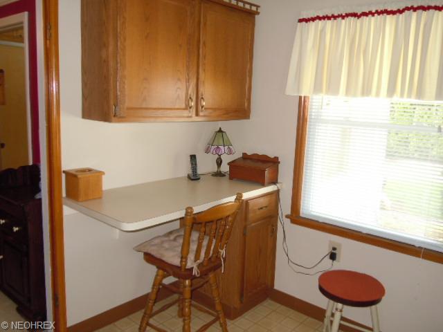 8306 Covington Ave, Parma, OH 44129 photo 4