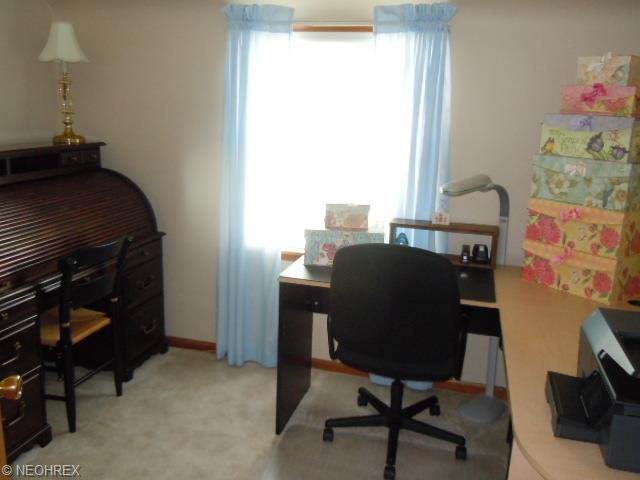 8306 Covington Ave, Parma, OH 44129 photo 12