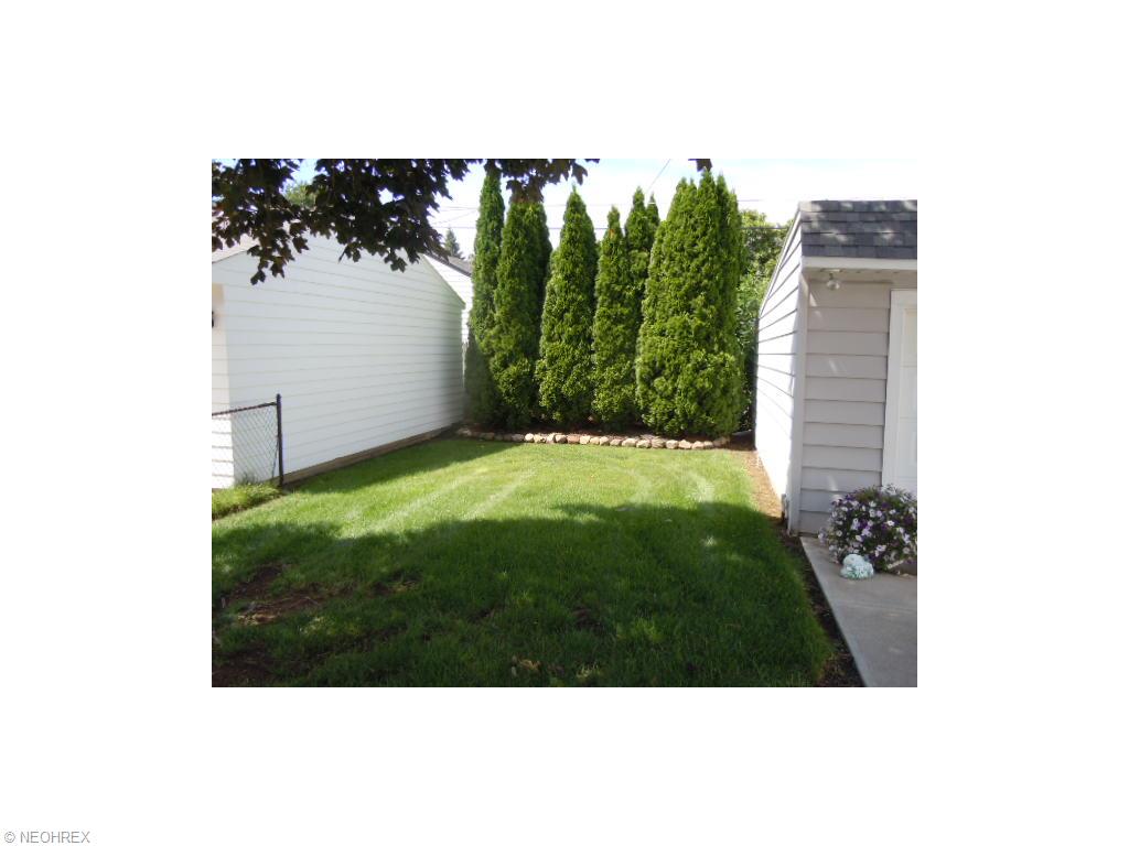 8306 Covington Ave, Parma, OH 44129 photo 18