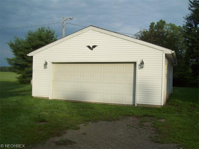 1695 Chenango Rd, Wakeman, OH 44889 photo 3