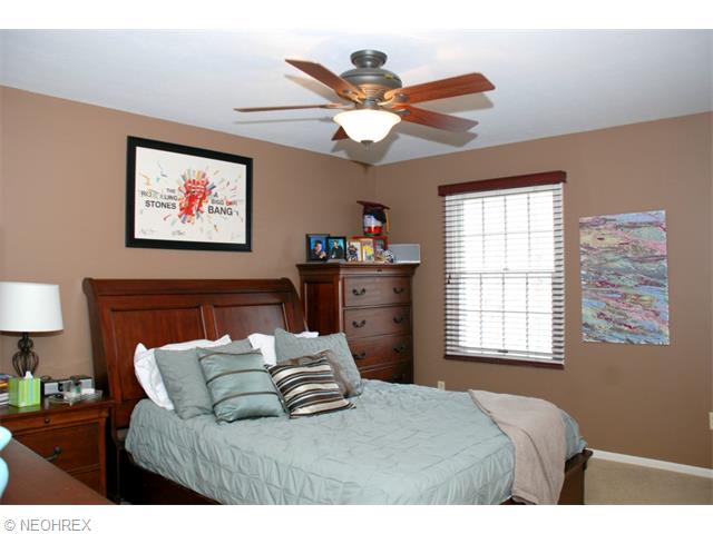 2210 Raintree Rd, Akron, OH 44333 photo 18