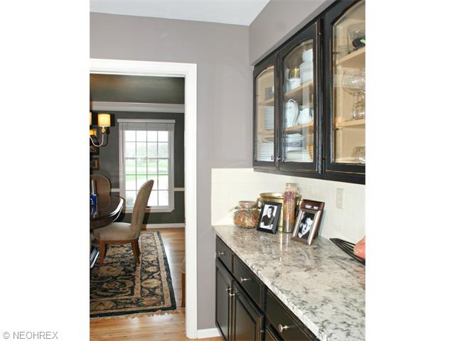 2210 Raintree Rd, Akron, OH 44333 photo 10