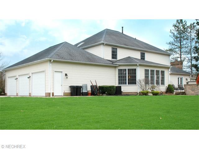 2210 Raintree Rd, Akron, OH 44333 photo 24