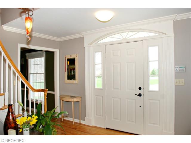 2210 Raintree Rd, Akron, OH 44333 photo 2