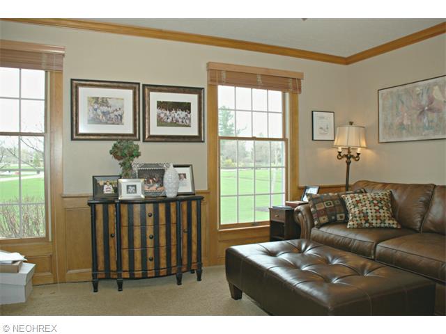 2210 Raintree Rd, Akron, OH 44333 photo 6