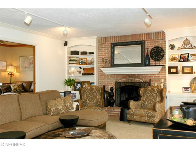 2210 Raintree Rd, Akron, OH 44333 photo 4