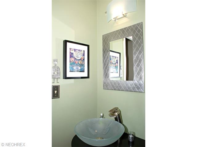 2210 Raintree Rd, Akron, OH 44333 photo 13