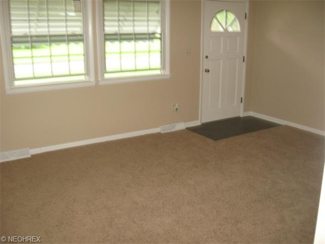 2411 Vardon Dr, Lorain, OH 44053 photo 5