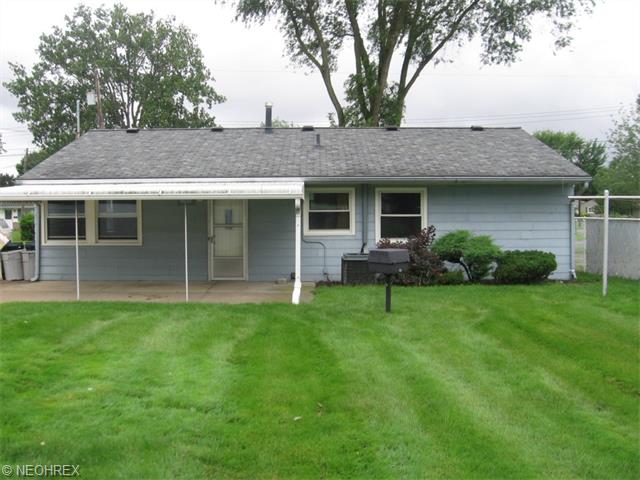 2411 Vardon Dr, Lorain, OH 44053 photo 3