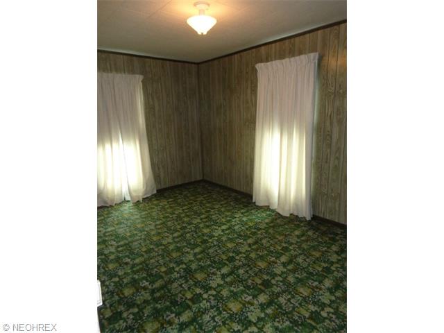 809 N 3rd St, Dennison, OH 44621 photo 9
