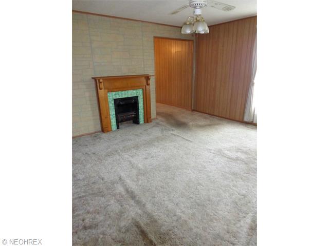 809 N 3rd St, Dennison, OH 44621 photo 5
