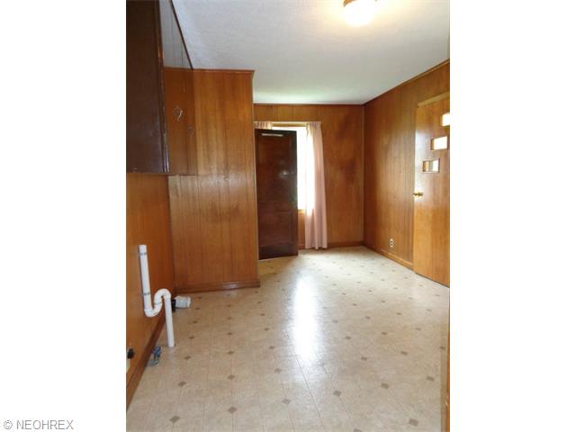 809 N 3rd St, Dennison, OH 44621 photo 8