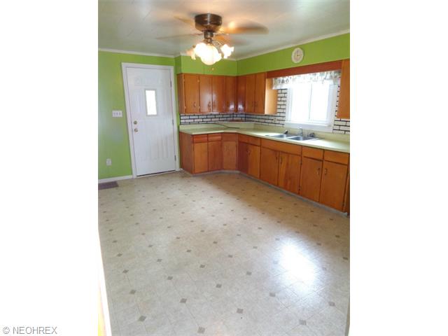 809 N 3rd St, Dennison, OH 44621 photo 7