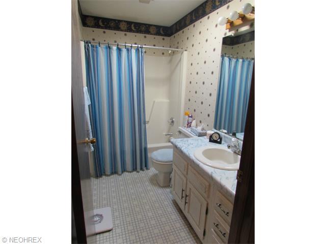 120 Karns Dr, Dover, OH 44622 photo 9