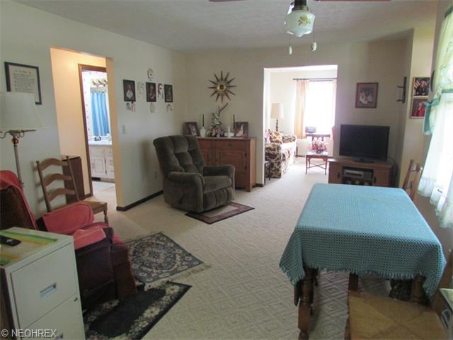 120 Karns Dr, Dover, OH 44622 photo 5