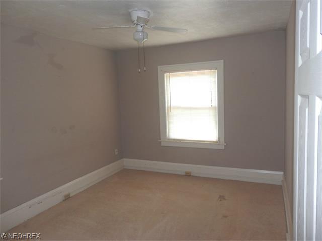 721 Thayer St, Akron, OH 44310 photo 9