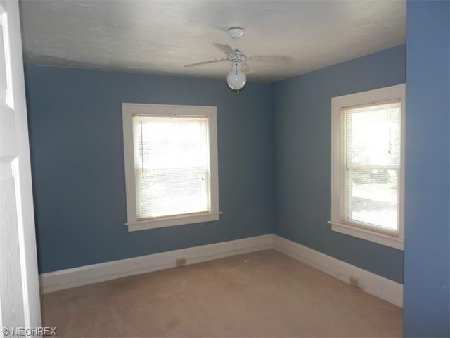 721 Thayer St, Akron, OH 44310 photo 8