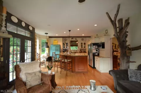 6464 Short Rd, Thompson, OH 44086 photo 5